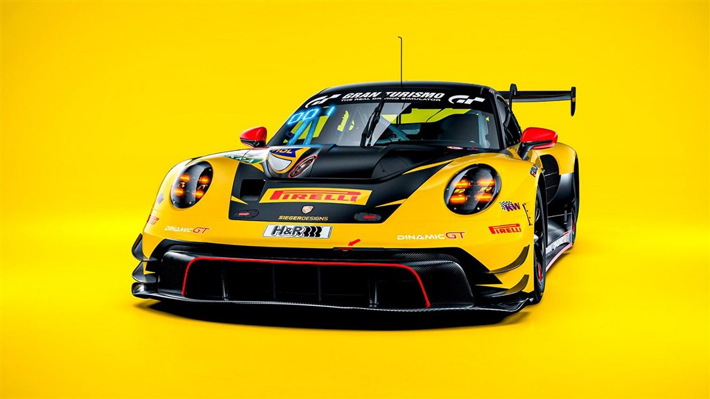 Bastian Buus skyder 2025-sæsonen i gang på Nürburgring.
(Foto: Dinamic GT)